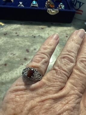 Vintage Sterling silver garnet ring